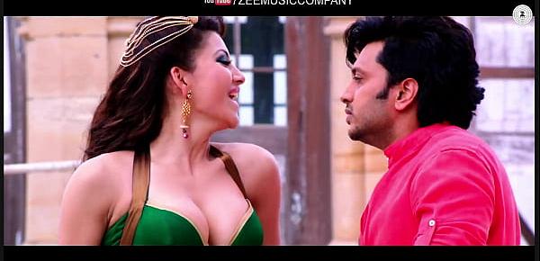  Urvashi Rautela Boobs Pressed (more httpswww.youtube.comchannelUCBsw5SSBWp FGojgCGD6YkQ)